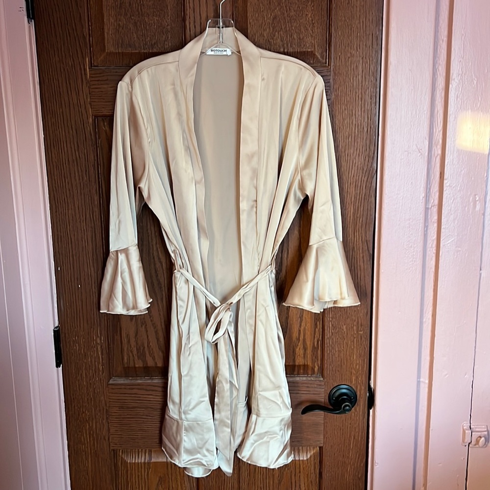 Ruffle Edge Robe